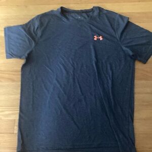 Under armor size large threadborne grey shirt